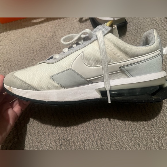 Nike Air Max Pre-Day, Unisex Sneakers, Size 6.5, Summit White - Picture 10 of 12